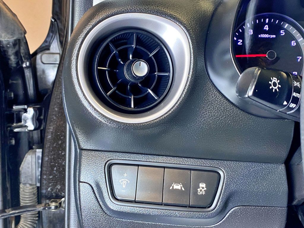 2019 Kia Forte LXS IVT - 23004184 - 19