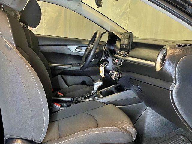 2019 Kia Forte LXS IVT - 23004184 - 35