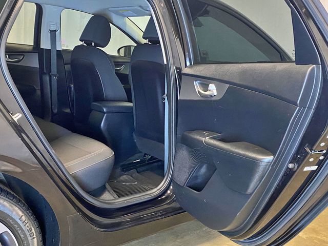 2019 Kia Forte LXS IVT - 23004184 - 38