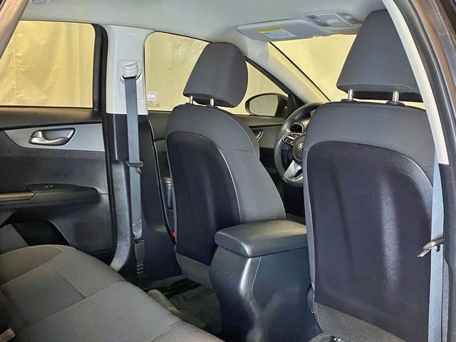 2019 Kia Forte LXS IVT - 23004184 - 39
