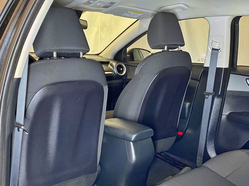 2019 Kia Forte LXS IVT - 23004184 - 42
