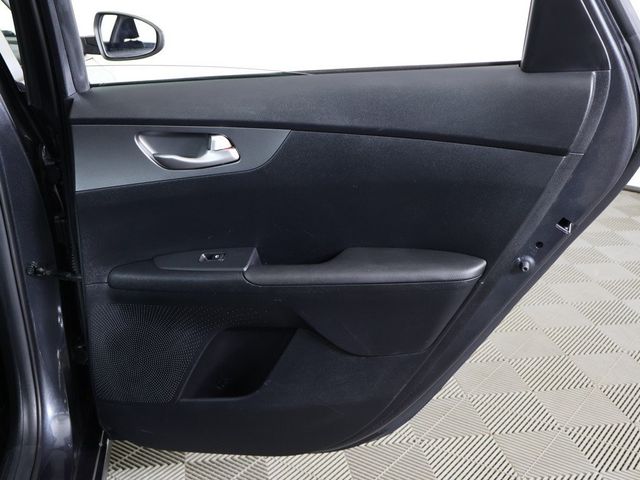 2019 Kia Forte LXS IVT - 22956433 - 21