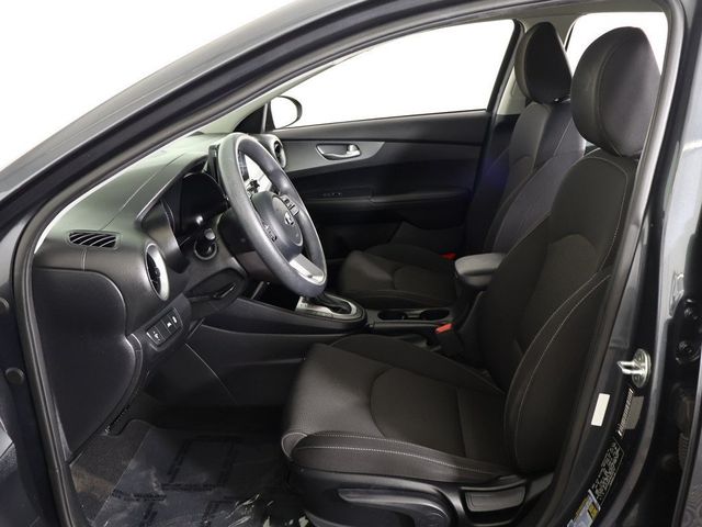 2019 Kia Forte LXS IVT - 22956433 - 24