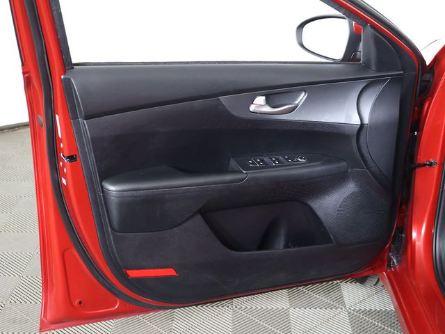 2019 Kia Forte LXS IVT - 23087292 - 18
