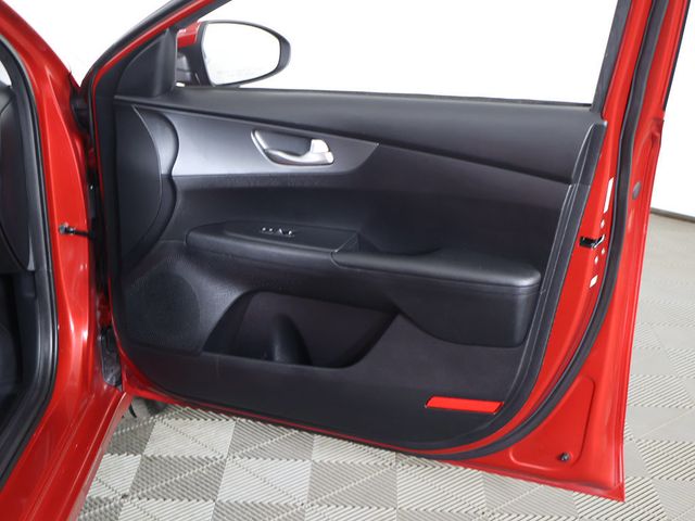 2019 Kia Forte LXS IVT - 23087292 - 19