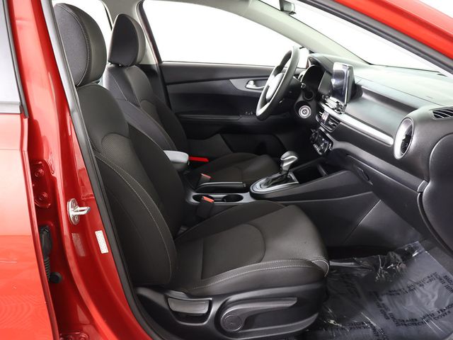 2019 Kia Forte LXS IVT - 23087292 - 27
