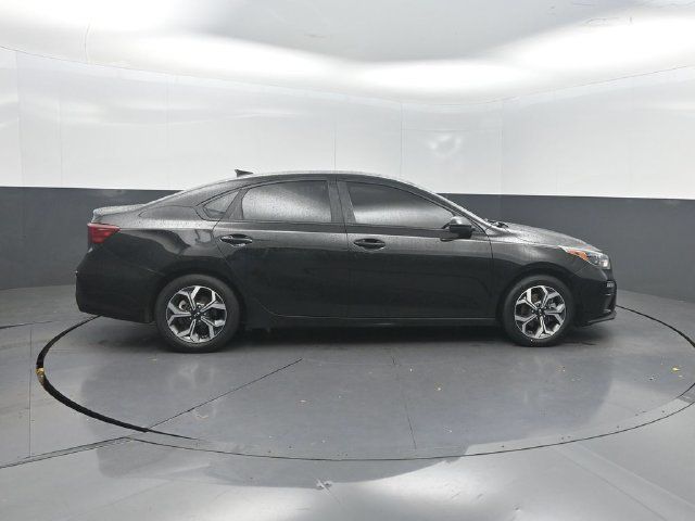 2019 Kia Forte LXS IVT - 23072215 - 23