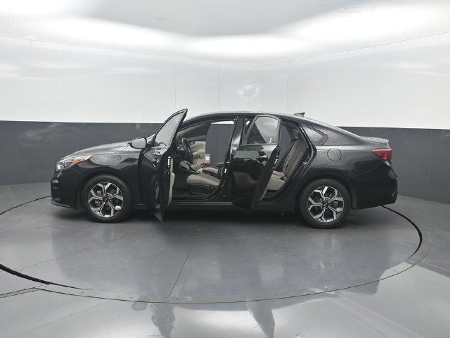 2019 Kia Forte LXS IVT - 23072215 - 29