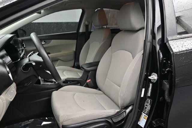 2019 Kia Forte LXS IVT - 23072215 - 4