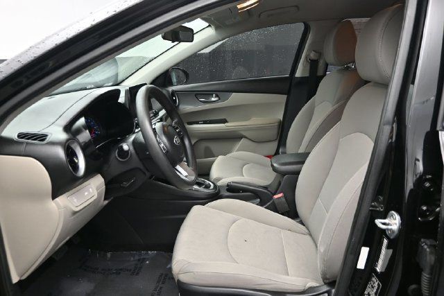 2019 Kia Forte LXS IVT - 23072215 - 5