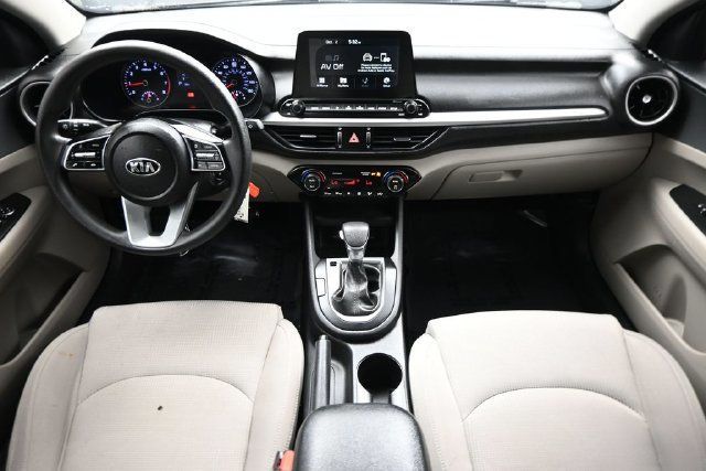 2019 Kia Forte LXS IVT - 23072215 - 8