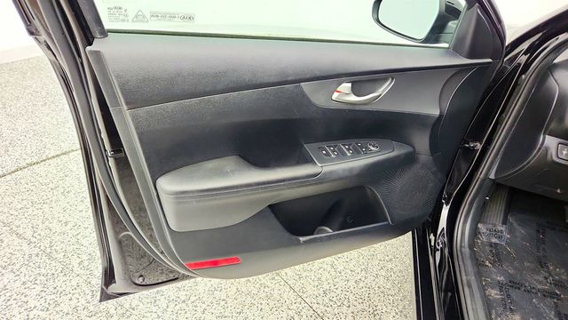 2019 Kia Forte LXS IVT - 23069932 - 9