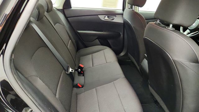 2019 Kia Forte LXS IVT - 23069932 - 21