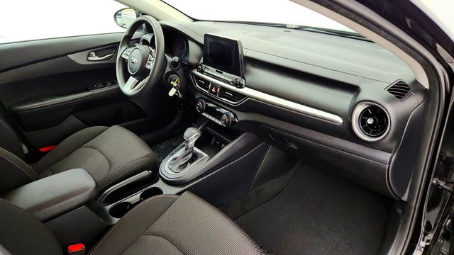 2019 Kia Forte LXS IVT - 23069932 - 23
