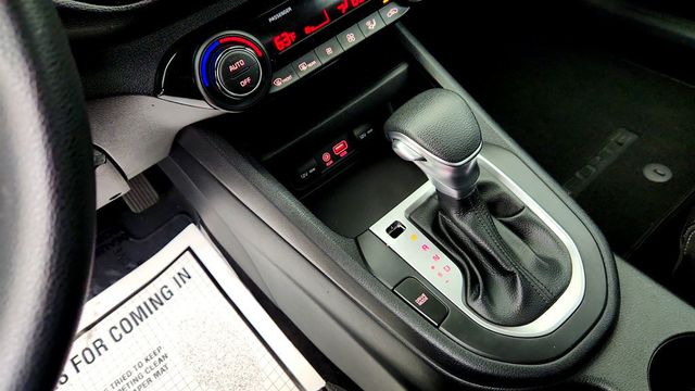 2019 Kia Forte LXS IVT - 23069932 - 33