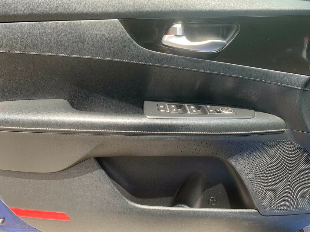 2019 Kia Forte S GT-Line photo 4
