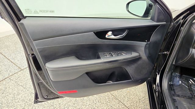 2019 Kia Forte S w/ Premium Package, Power Sunroof & LED Headlights - 23097882 - 10