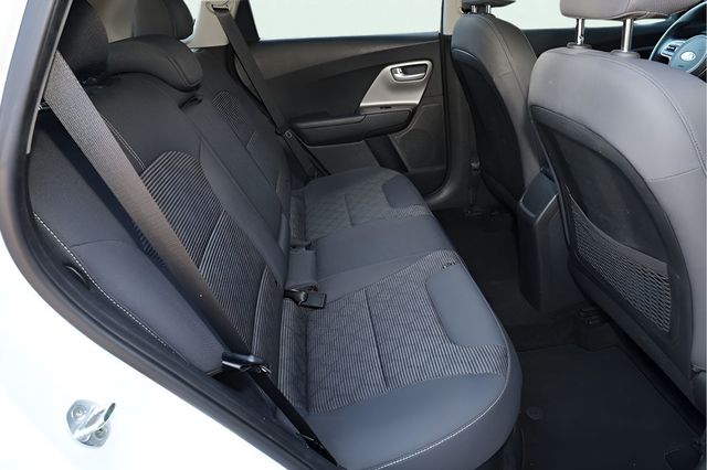 2019 KIA NIRO LX FWD - 22945162 - 13