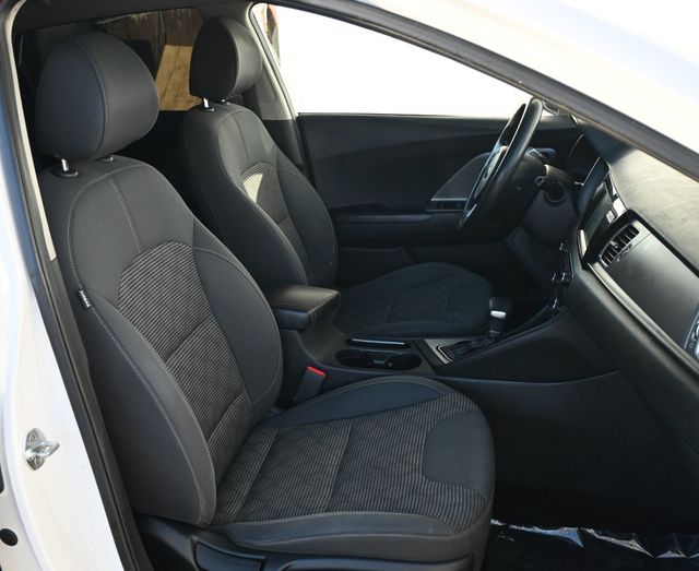 2019 Kia Niro LX FWD - 22969385 - 14