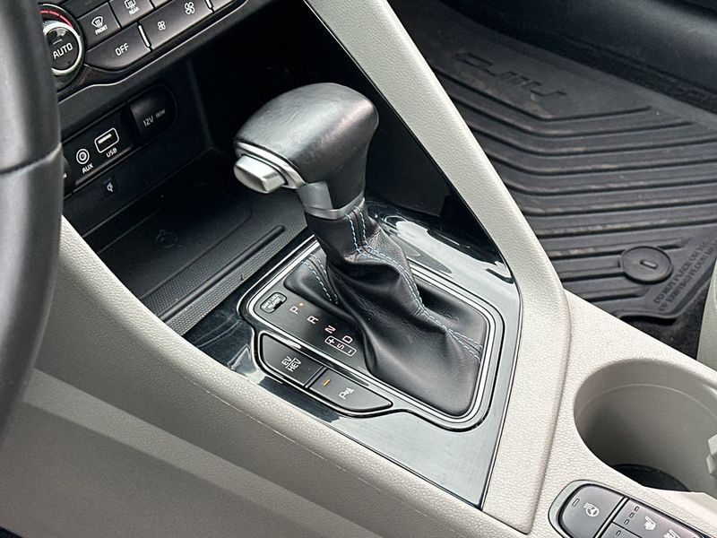 2019 Kia Niro Plug-In Hybrid EX Premium FWD - 22988811 - 18