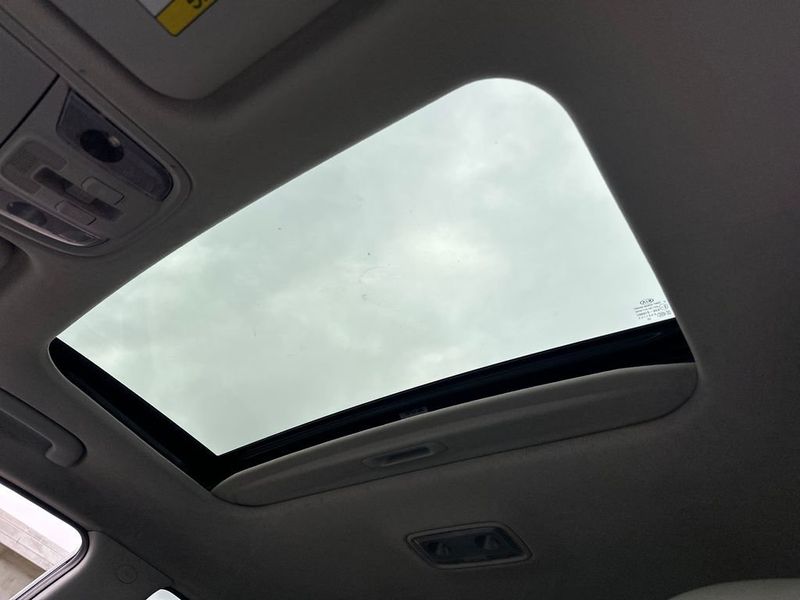 2019 Kia Niro Plug-In Hybrid EX Premium FWD - 22988811 - 19