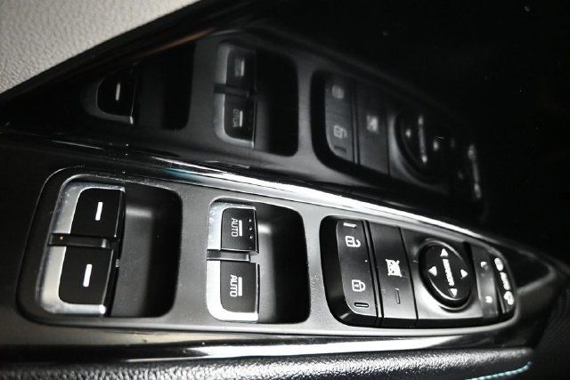 2019 Kia Niro Plug-In Hybrid EX Premium FWD - 23074172 - 24