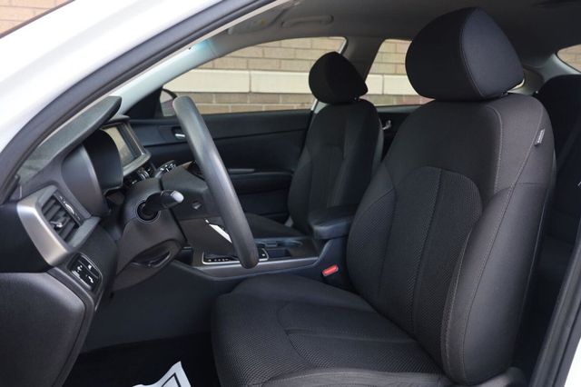 2019 Kia Optima LX - 23070707 - 17