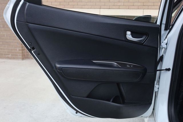 2019 Kia Optima LX - 23070707 - 18