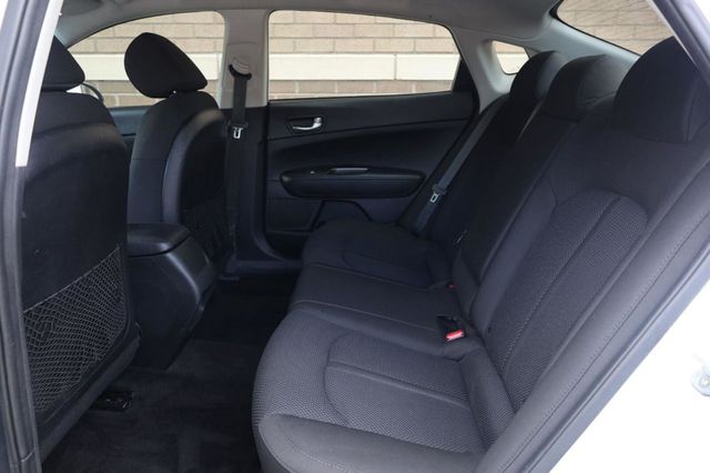 2019 Kia Optima LX - 23070707 - 19