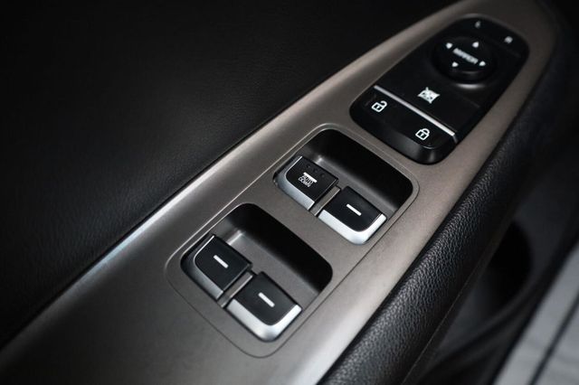 2019 Kia Optima LX - 23070707 - 34