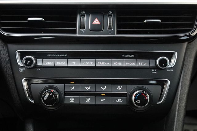 2019 Kia Optima LX - 23070707 - 39
