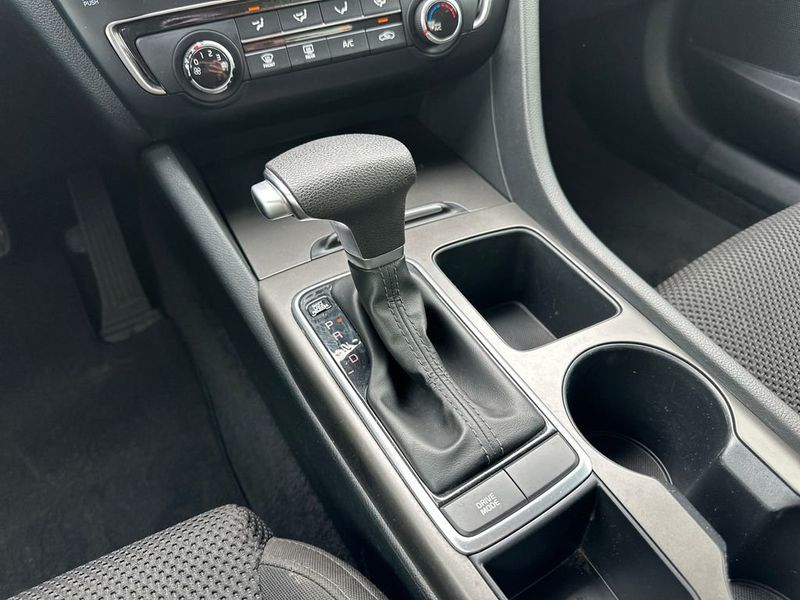 2019 Kia Optima LX Automatic - 22965858 - 18