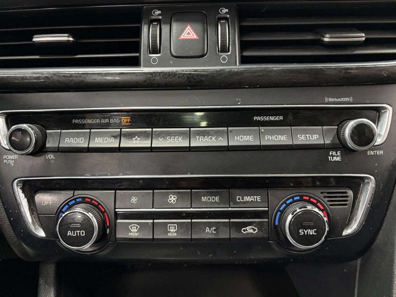 2019 Kia Optima S Automatic - 22959331 - 25