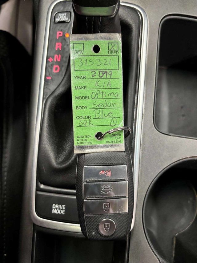 2019 Kia Optima S Automatic - 22959331 - 39