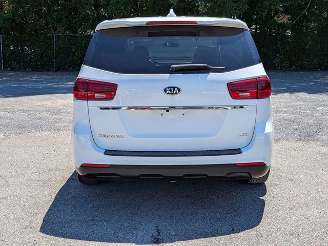 2019 Kia Sedona LX's photo