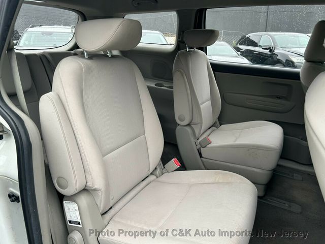 2019 Kia Sedona L FWD - 23032310 - 28