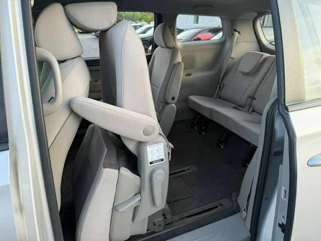 2019 Kia Sedona L FWD - 23026284 - 19