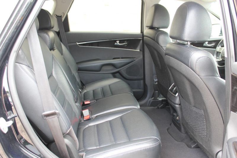 2019 Kia Sorento EX Sport V6 FWD - 22883870 - 19
