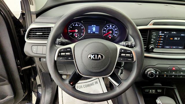 2019 Kia Sorento L w/ Third Row Seating & Rearview Camera - 22996781 - 12