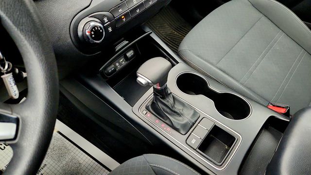 2019 Kia Sorento L w/ Third Row Seating & Rearview Camera - 22996781 - 15