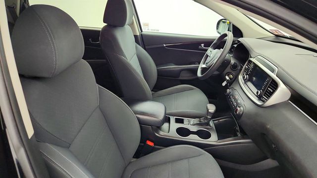 2019 Kia Sorento L w/ Third Row Seating & Rearview Camera - 22996781 - 24