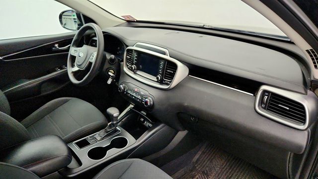 2019 Kia Sorento L w/ Third Row Seating & Rearview Camera - 22996781 - 25