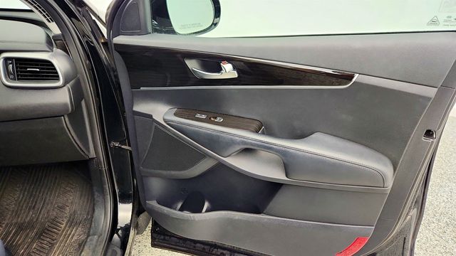 2019 Kia Sorento L w/ Third Row Seating & Rearview Camera - 22996781 - 26
