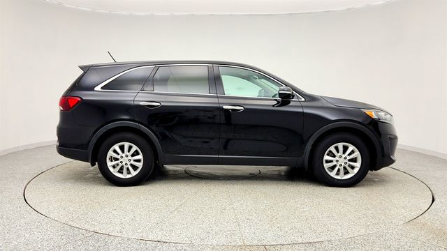 2019 Kia Sorento L w/ Third Row Seating & Rearview Camera - 22996781 - 3