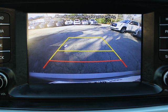 2019 Kia Sorento LX AWD - 22955277 - 10