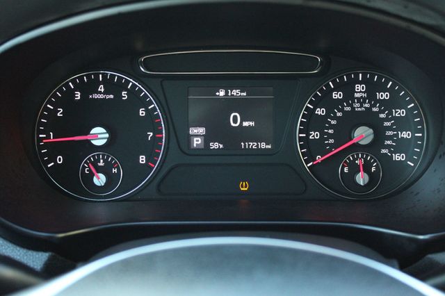 2019 Kia Sorento LX AWD - 22955277 - 11