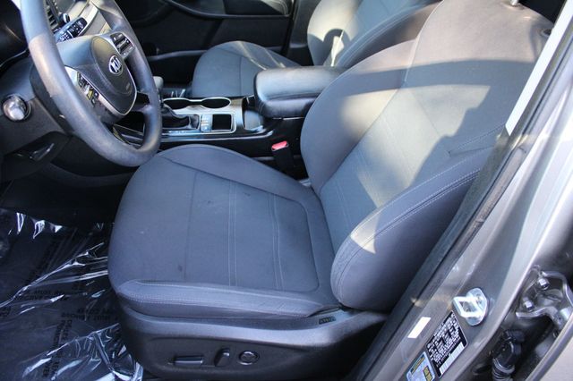 2019 Kia Sorento LX AWD - 22955277 - 13