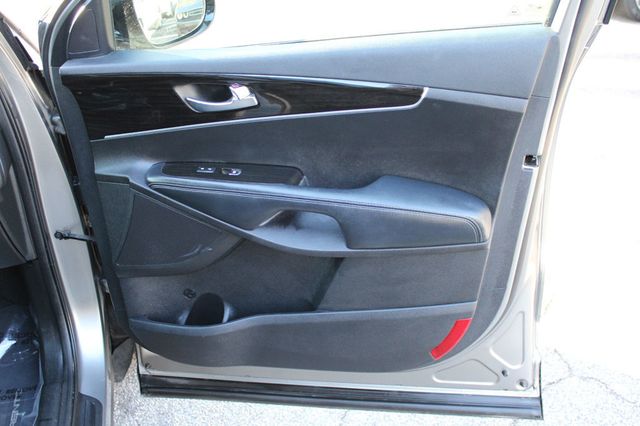 2019 Kia Sorento LX AWD - 22955277 - 21