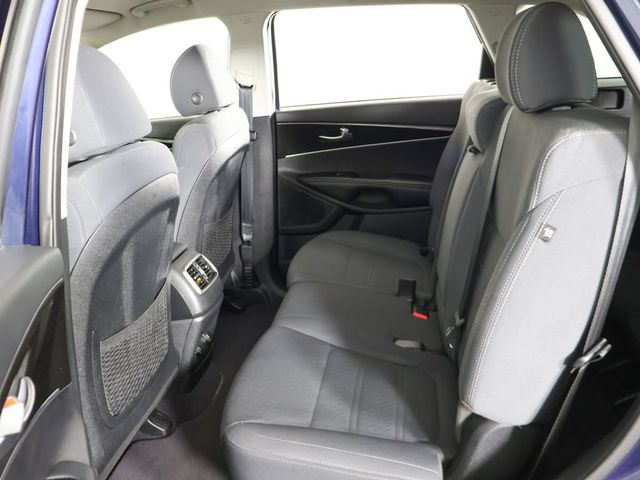 2019 Kia Sorento LX AWD - 23083749 - 31