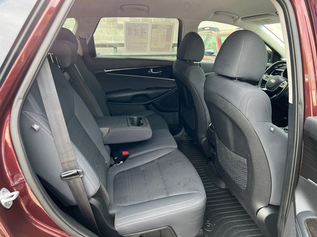 2019 Kia Sorento LX AWD - 23019383 - 17